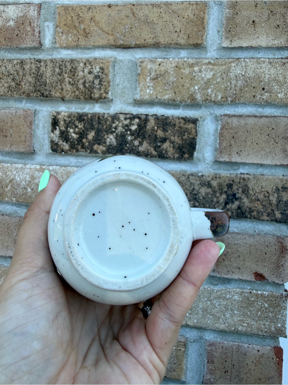 Vintage white stoneware Flower Mug with Green Leaves - Picture 2 of 5